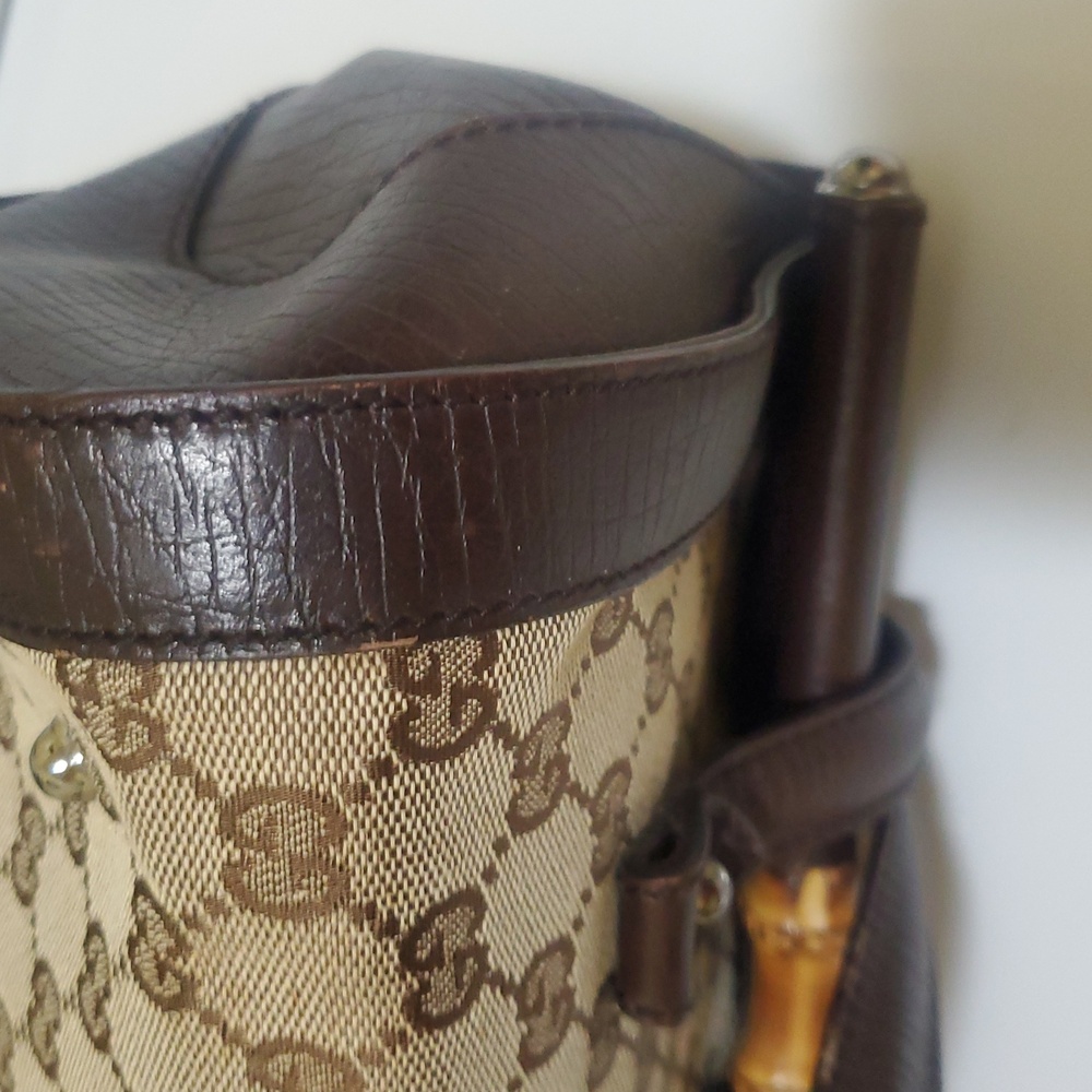 Gucc Tan and Brown Shoulder Bag with Bamboo Accent - Picture 10 of 17